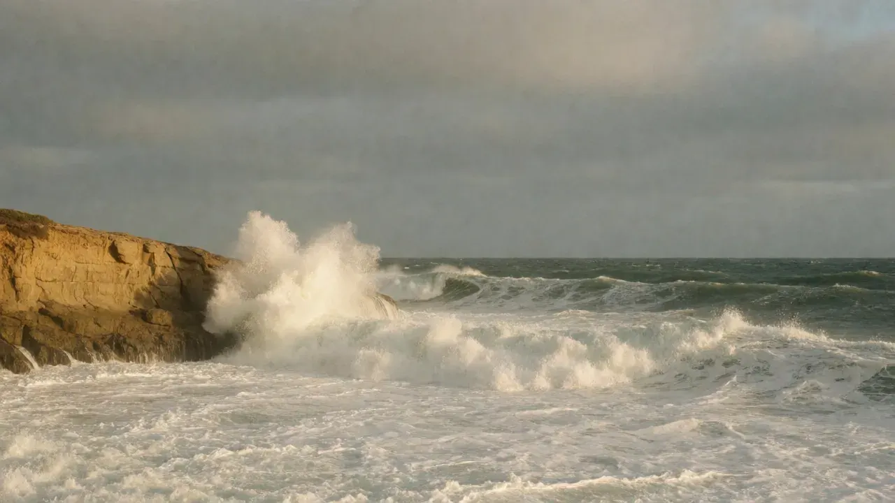 Hurricane Marie brings dangerous ocean conditions, soggy weather to SoCal