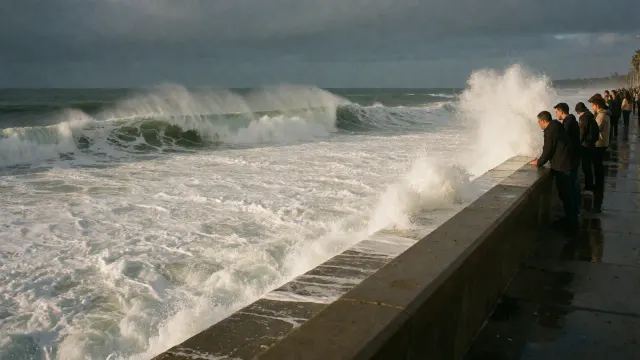 9-Foot Waves Threaten Long Beach Again As Hurricane Polo Nears Coast