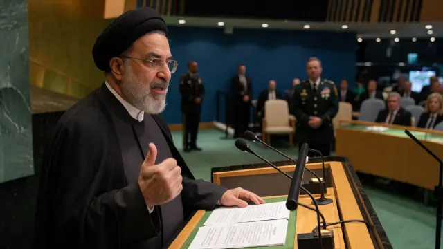 Iran’s president hits out at ‘bully’ Trump in UN speech but signals willingness to talk - theguardian.com